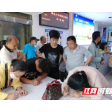 澧县：梦溪镇积极组织贫困户参加招聘会