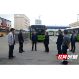 西湖管理区：吴兴国督导西湖车站疫情防控及交通问题顽瘴痼疾整治工作