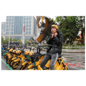 常德市共享电动车开始配备安全头盔