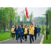 临澧县融媒体中心举行庆“五一”健康乐跑活动