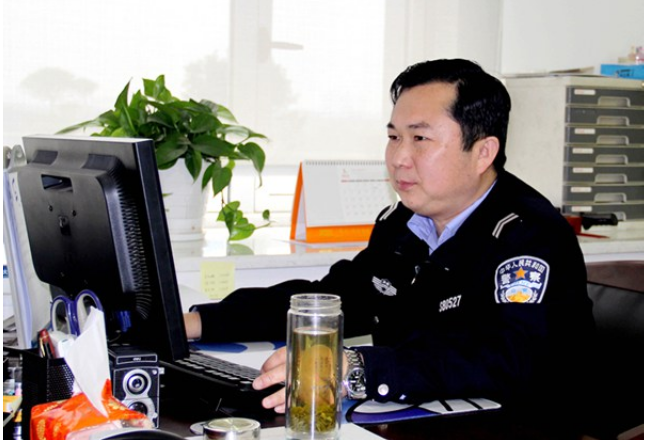公安交通管理参谋助手、新闻好手、宣传推手——记常德交警刘小满