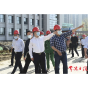周振宇调研区域医疗中心建设工作