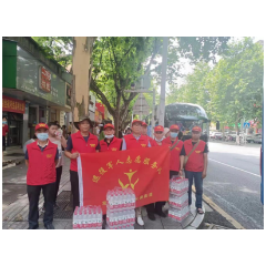 武陵区长庚街道：三年如一日，这群老兵以冲锋姿态为学子站岗守护