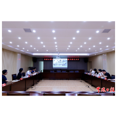 陈华在创建全国文明城市工作约谈暨反馈问题整改交办会上强调：化压力为动力 变被动为主动 打一场攻坚克难的硬仗