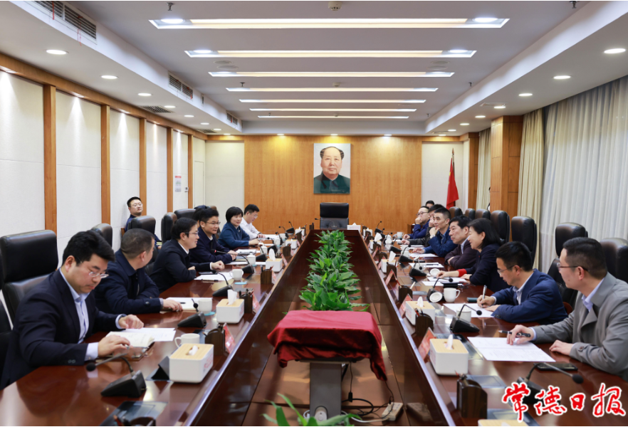 曹志强与两家来常考察的企业负责人座谈