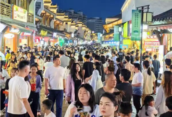 火爆出圈的背后——柳叶湖旅游度假区全力营造和谐有序旅游市场