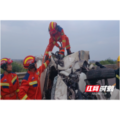 常德：高速分心驾驶 事故就在一瞬间