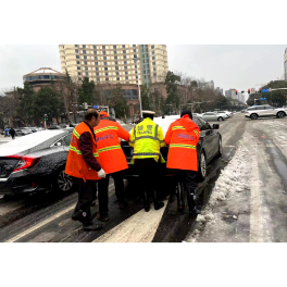 迎战大寒潮丨常德：寒潮冰雪再度来袭 交警全力抗冰护畅保安