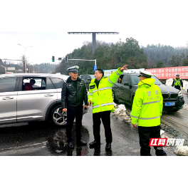 常德交警：齐心战冰雪  温暖护畅安