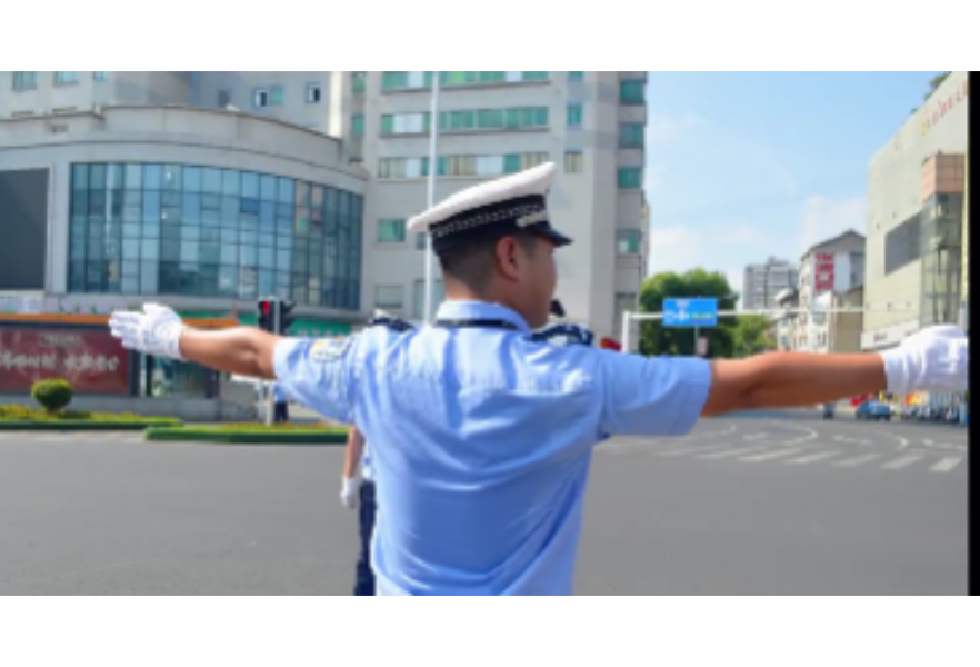视频 | 澧县交警党员示范岗：风雨、烈日下的坚守