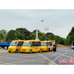 常德车管所周末延时服务为102台校车“体检”