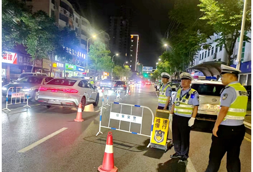 常德交警上半年严打酒醉驾，2498人被查处