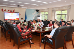 清风扬正气 银龄守初心 ——常德市六中退休党支部开展专题党课学习活动