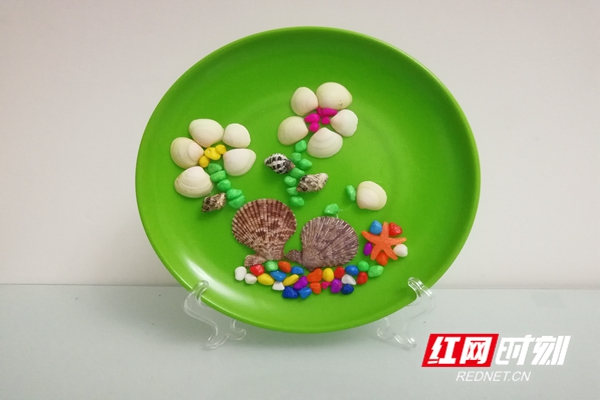 图为1603班夏梓凌制作的家居小摆件_副本.jpg
