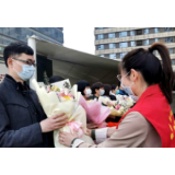 党旗下，16名白衣“战士”庄严宣誓