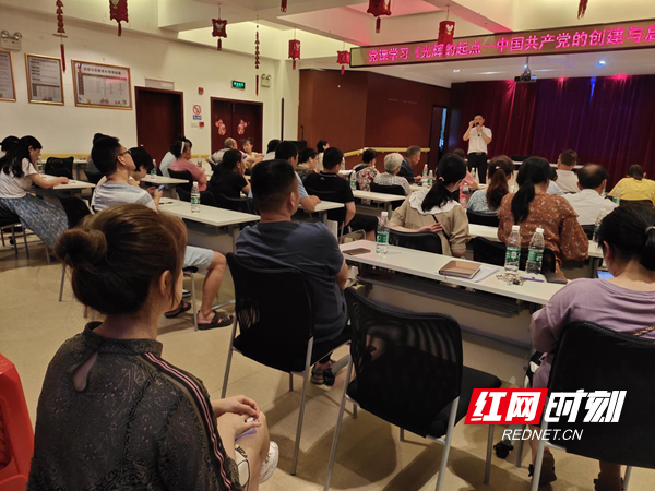 青园街道：机关党员就要走近服务社区.jpg