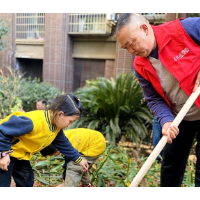 党群连心栽新苗 同撒希望育少年