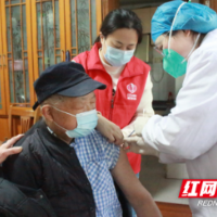 暖心！送“苗”上门  精准服务老年人疫苗接种
