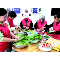 热乎饭菜送上门，点亮留守老人幸福“食”光