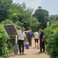 灯光照亮求学路 惠民工程解民忧