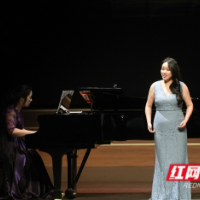 听！这一夜，她用新声代花腔放歌母校