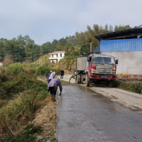 浏阳中和镇：心系群众出行难，修路填沟暖人心