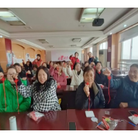 辞旧迎新庆元旦  手工编织“幸福结”