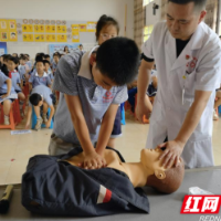 雨花区跳马镇开展防溺水安全教育进学校宣传活动