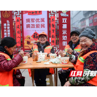 连续十年 大年初一“爱心早餐”温暖环卫工人