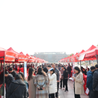 “春风”吹来就业潮 85家企业送来7000多个“家门口”岗位