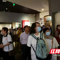 缅怀革命先烈 传承红色精神