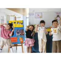 爸爸、妈妈、奶奶同登台  大小朋友齐过快乐“六一”