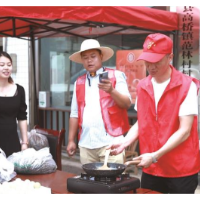 驻村干部当主播，农产品火爆出村