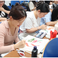 当国画绘上餐具 这些大学生心中燃起艺术“火花”