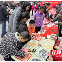 迎新春赶大集 过个花样年