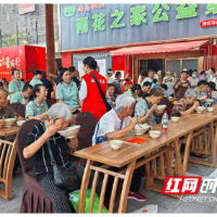 10年,60万份餐,6万人次义工:长沙这个“免费餐厅”暖了胃更暖了城
