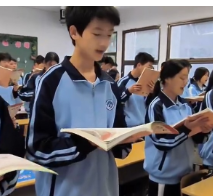 视频  | 长沙高新技术工程学校学生朗诵《沁园春·长沙》