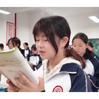 视频 | 长沙经贸职业中专学校学生朗诵《沁园春·长沙》