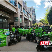 从“堵心”到“舒心”，72小时为骑手“抢”出一条专用道