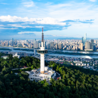 长沙新地标！麓山之巅开启“长沙之眼”