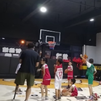 梦想的翅膀② | 单腿投出生命的抛物线  “钢铁侠教练”谭俊的逆袭