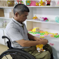 梦想的翅膀④ | 千万次穿引织就新生 谢文强与他的“鞋带人生”