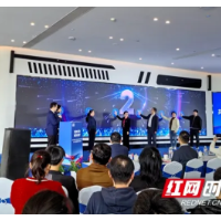 一趟“加班车”跑出企业服务的“心温度”