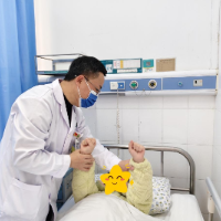 9岁女童车祸后出现应激性心理障碍,“身心同治”重拾笑容