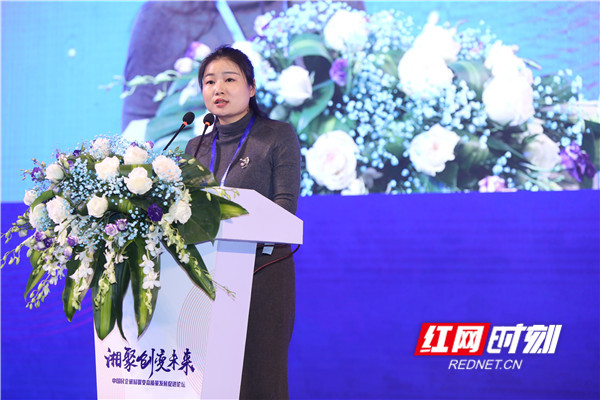 中国民营科技实业家协会副秘书长龚丽解读中国民营科技企业创新热度指数报告发布的战略意义。