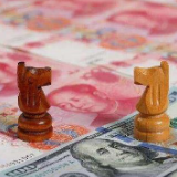 人民币汇率双向波动弹性增强 专家提醒企业应积极防范汇率风险