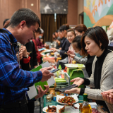 “湘菜美食大篷车”首站开进衡东县