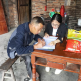 “90后”保险人陈兰：扶贫路上用真心换真情 