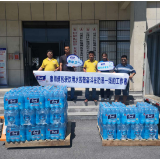 康师傅助力抗洪救灾 向岳阳市云溪区政府捐赠400件包装饮用水 