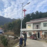 点亮夜空中最亮的“星” 洞口县石柱镇青山村安装420盏太阳能路灯